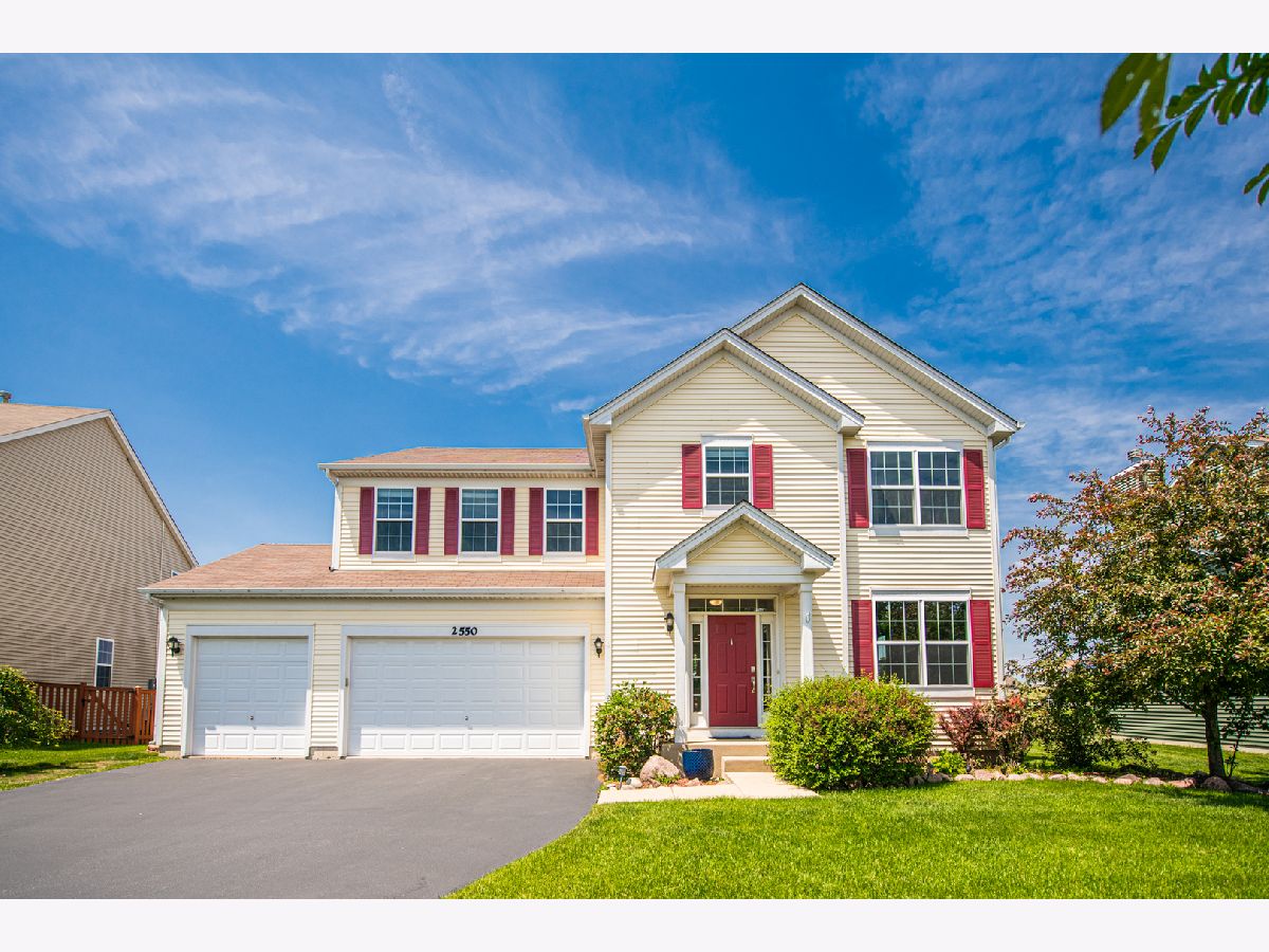 Homes Sold Liberty Lakes East Wauconda Illinois, 2550 Dogwood