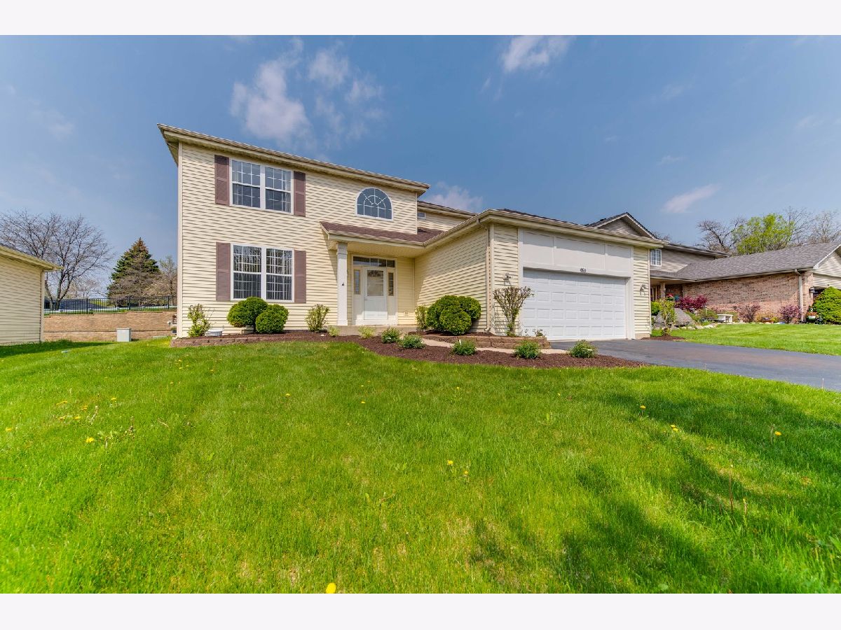 Townhomes & Condos & Homes Sold Greenbriar Glendale Heights Illinois, 1060 Greenbriar