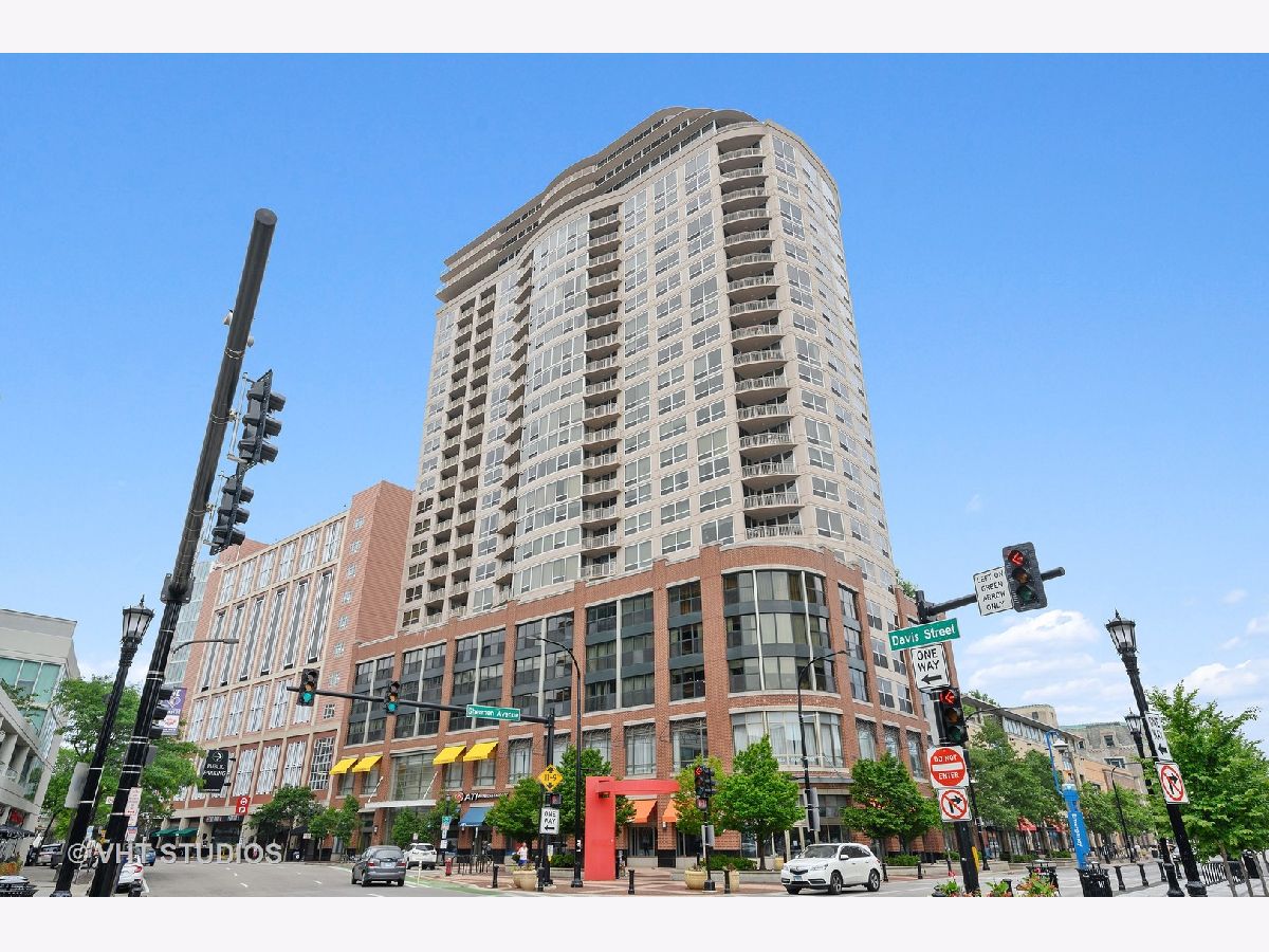 Condominiums Sold Sherman Plaza Evanston Illinois, 807 Davis