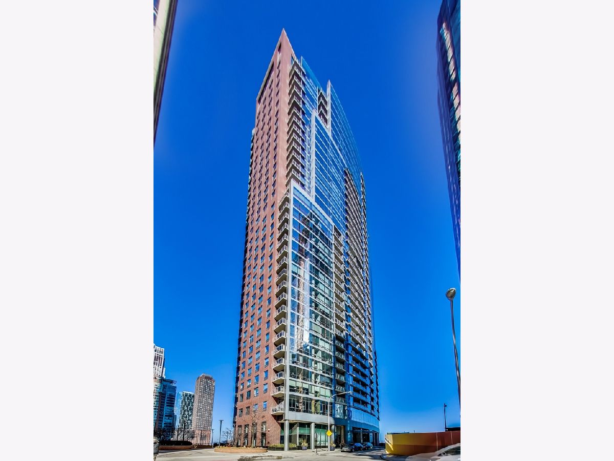 Condominiums Sold The Chandler Chicago Illinois, 450 Waterside