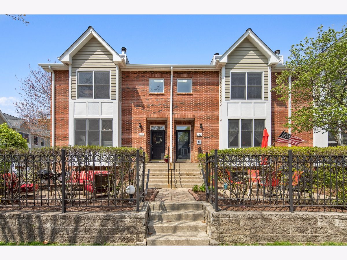 Townhomes Sold Village Green Palatine Illinois, 240 Brockway