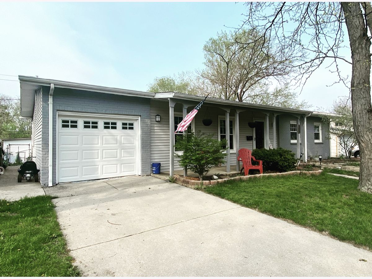 Homes Rented Hawthorn Hills Mundelein Illinois, 414 Lakeview