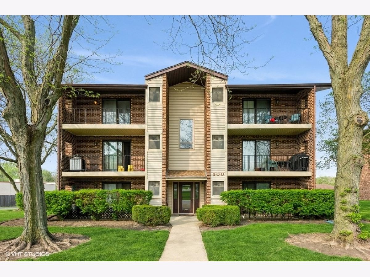 Condominiums Sold River Shores Naperville Illinois, 500 Valley