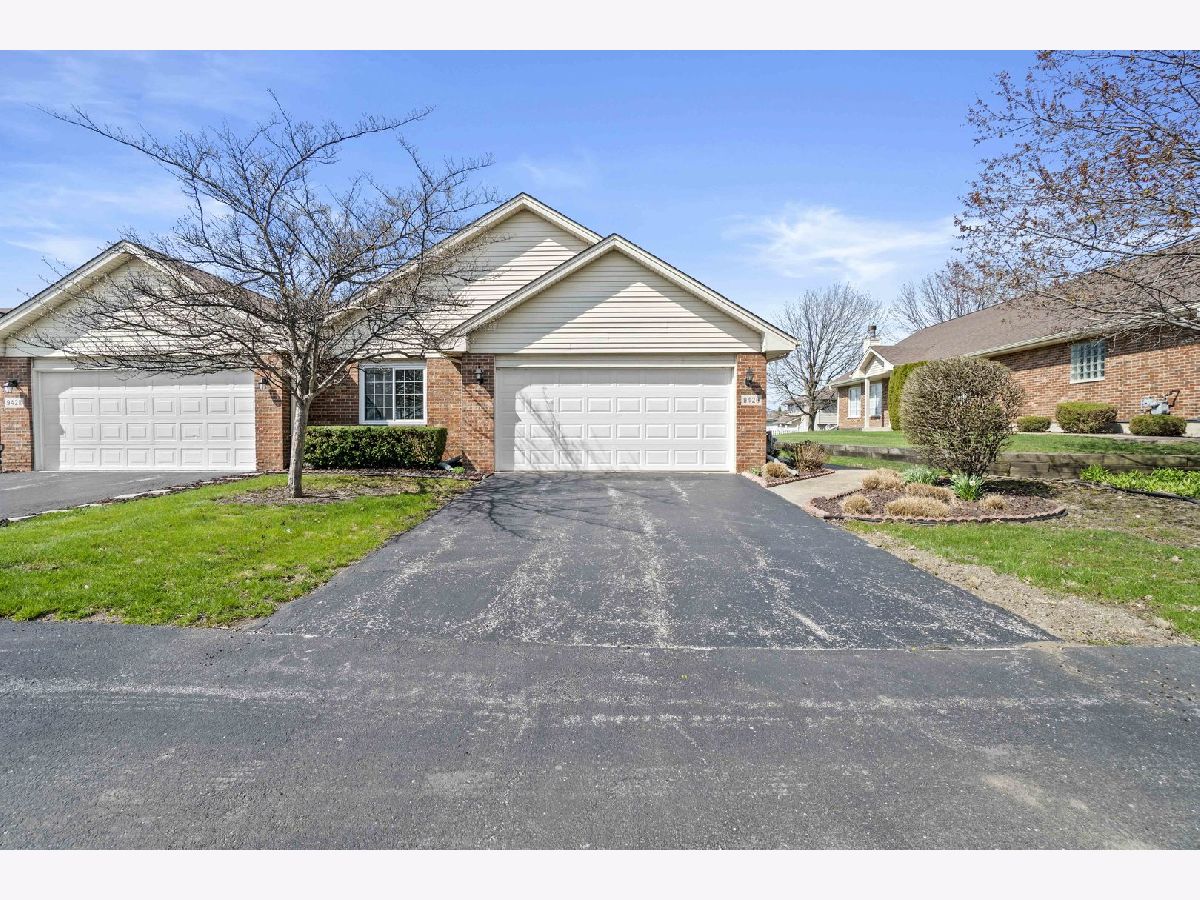 Townhomes & Condos & Homes Sold Seton Place Orland Park Illinois, 9426 166th