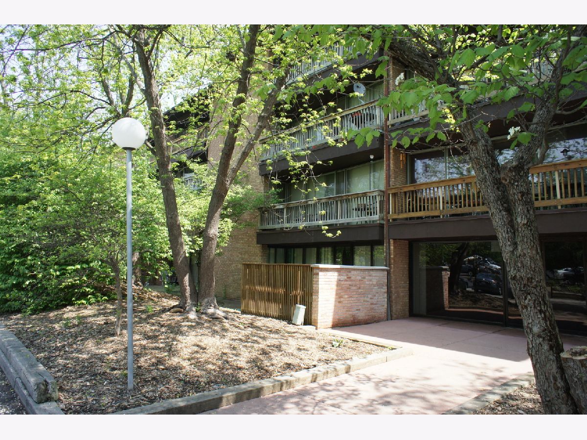 Condominiums Sold Four Lakes Village Lisle Illinois, 5500 Hillcrest