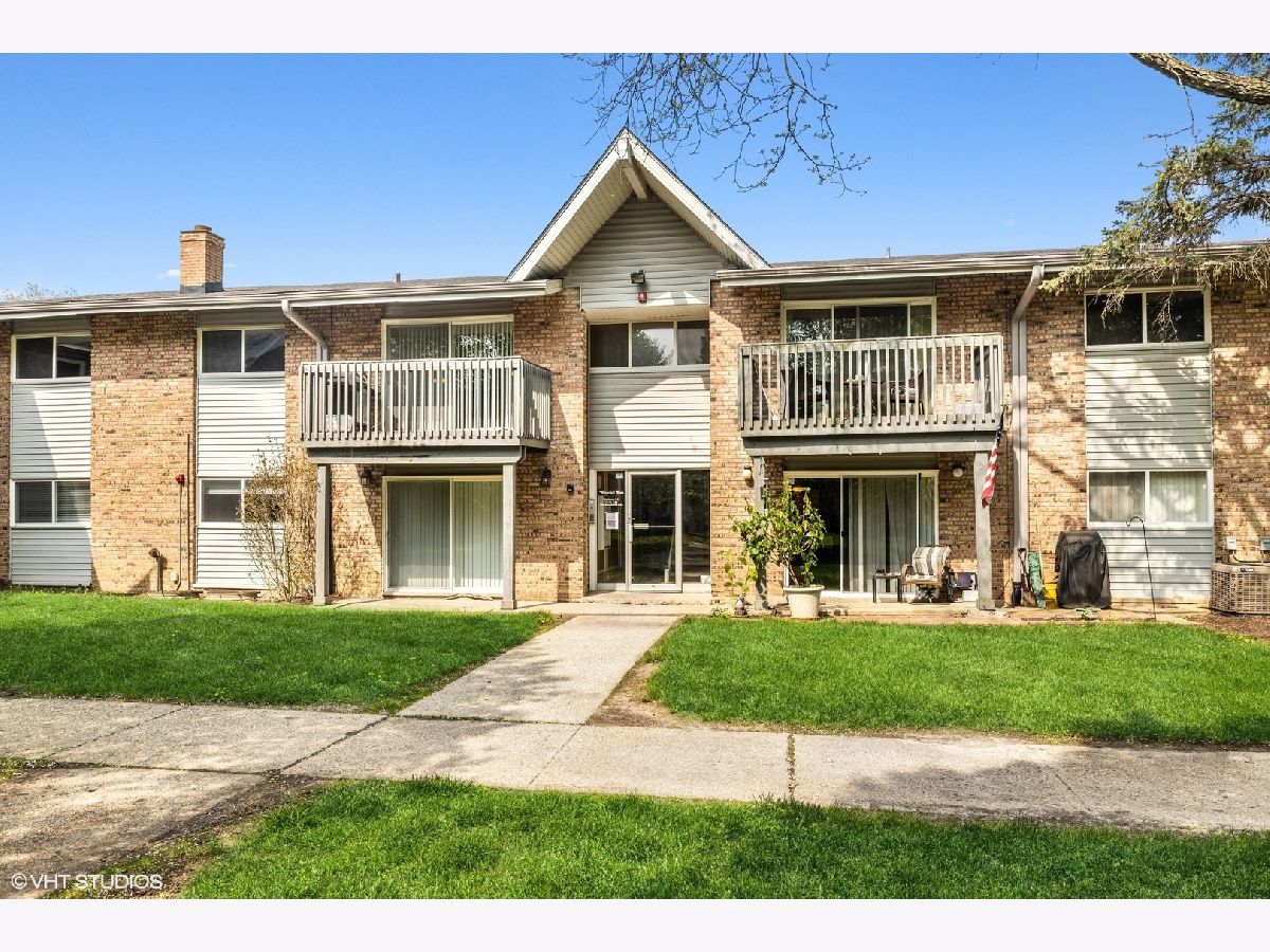 Condominiums Sold Waterfall Glen Willowbrook Illinois, 16W625 Mockingbird