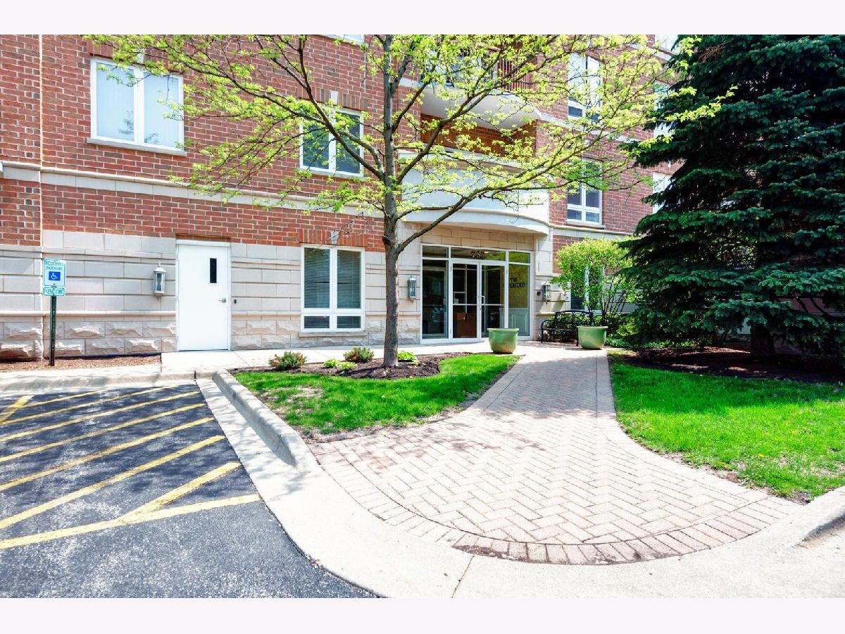 Condominiums Sold The Waterford Of Des Plaines Des Plaines Illinois, 787 Graceland