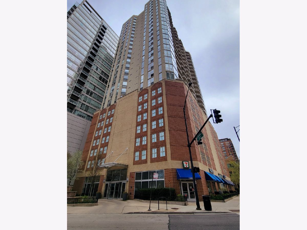 Condominiums Rented Admirals Pointe Chicago Illinois, 645 Kingsbury