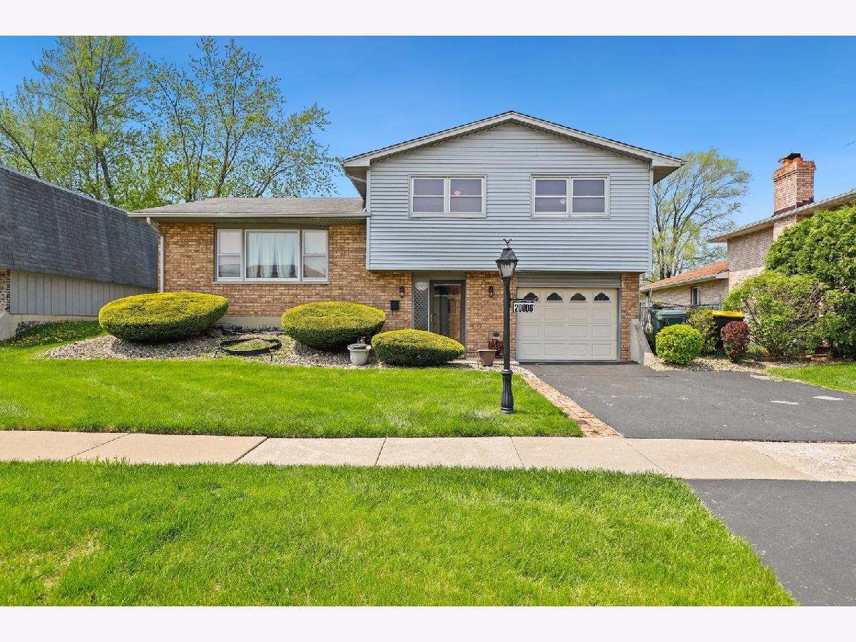 Homes & Condos & Townhomes Sold Lynwood Terrace Lynwood Illinois, 20006 Monterey