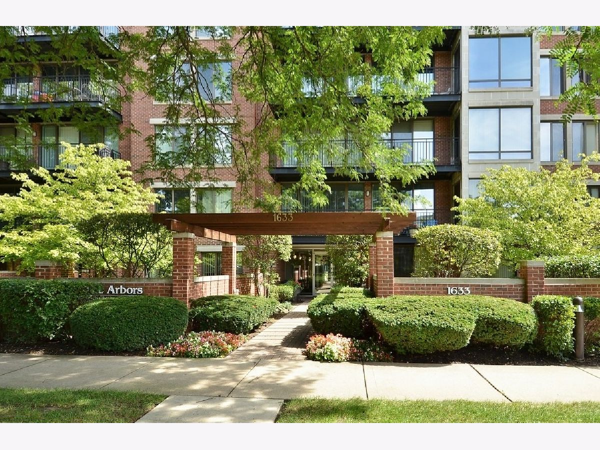 Condominiums Sold The Arbors Highland Park Illinois, 1633 2nd