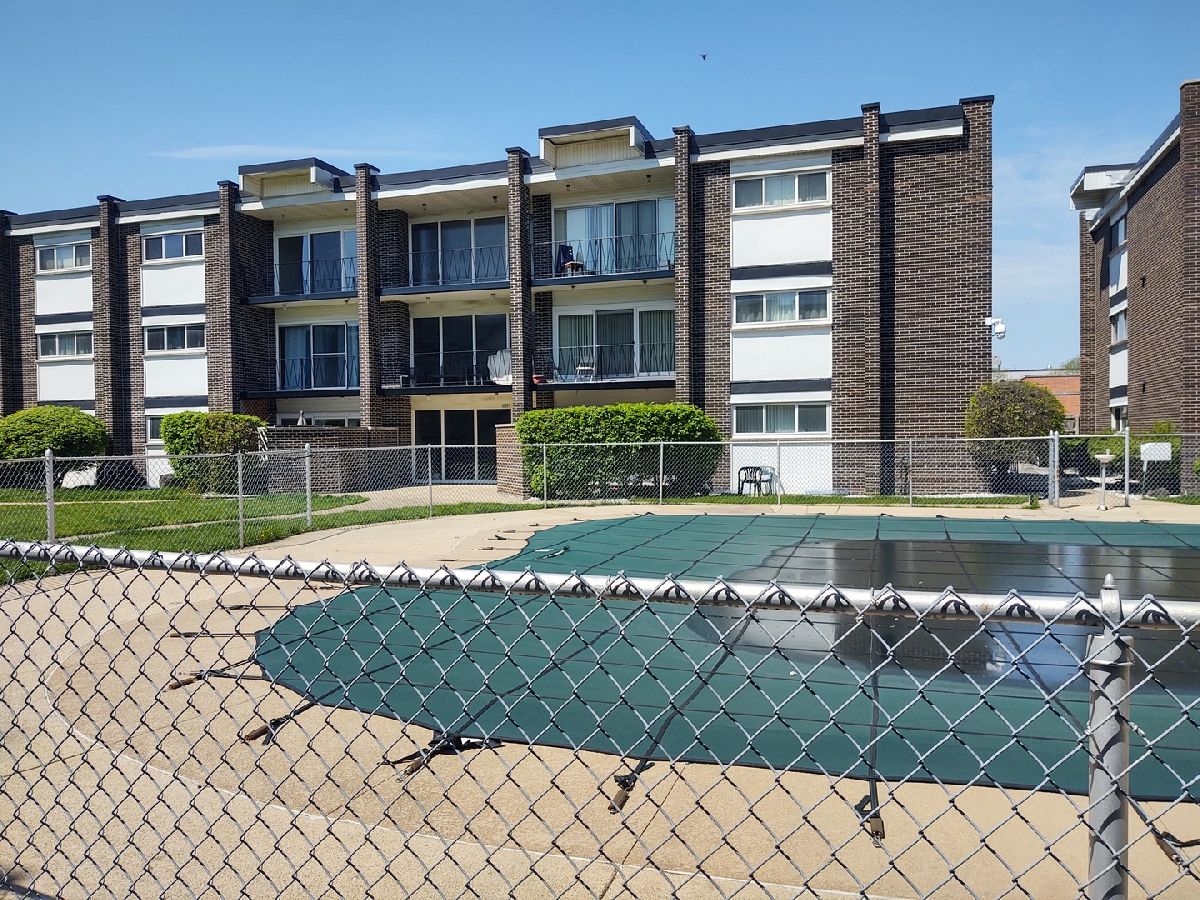 Condominiums Sold Old Orchard Green Skokie Illinois, 10109 Cherry
