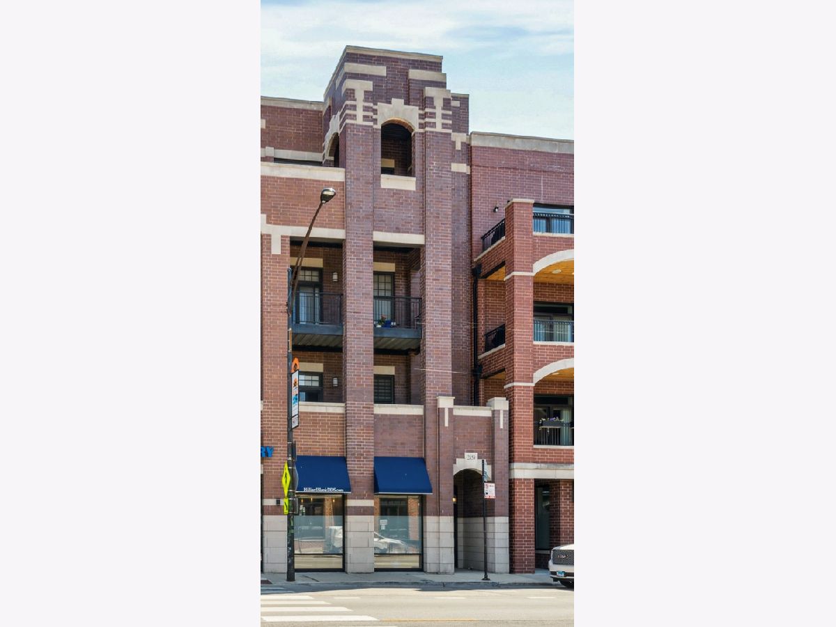 Condominiums Sold Halsted Row Chicago Illinois, 2859 Halsted