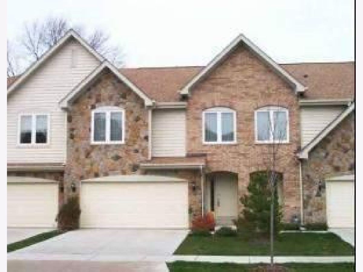 Townhomes Rented Noah's Landing Buffalo Grove Illinois, 206 Taylor