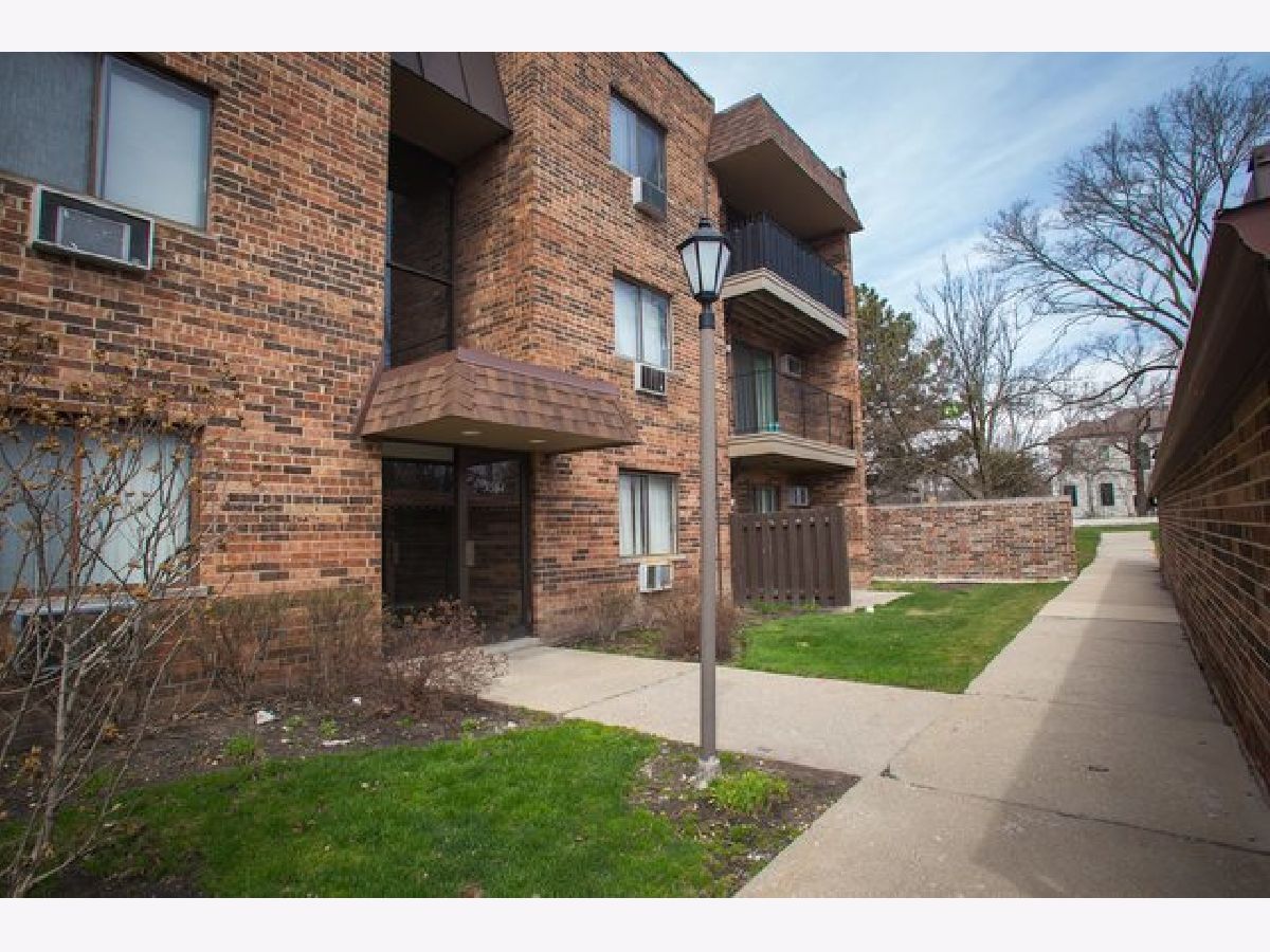 Condominiums & Homes Rented Glenview Courts Glenview Illinois