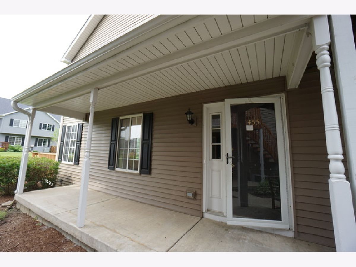 Townhomes & Condos & Homes Rented Woodcreek Village Lake In The Hills Illinois, 455 Village Creek