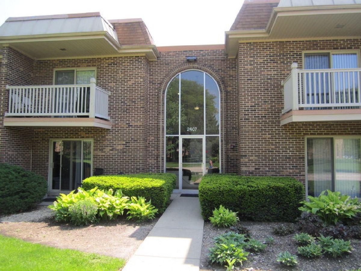 Homes & Condominiums Rented Greenbrier Arlington Heights Illinois, 2407 Kennicott