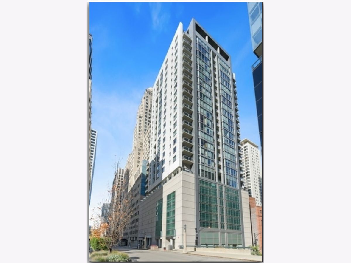 Condominiums Rented Avenue East Chicago Illinois, 160 Illinois