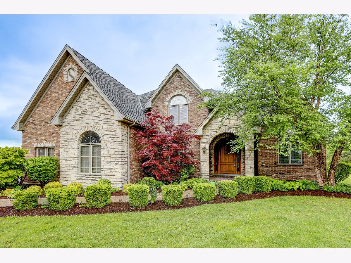 Homes & Condos & Townhomes Sold Briarcliffe Estates Lemont Illinois, 16632 Windsor