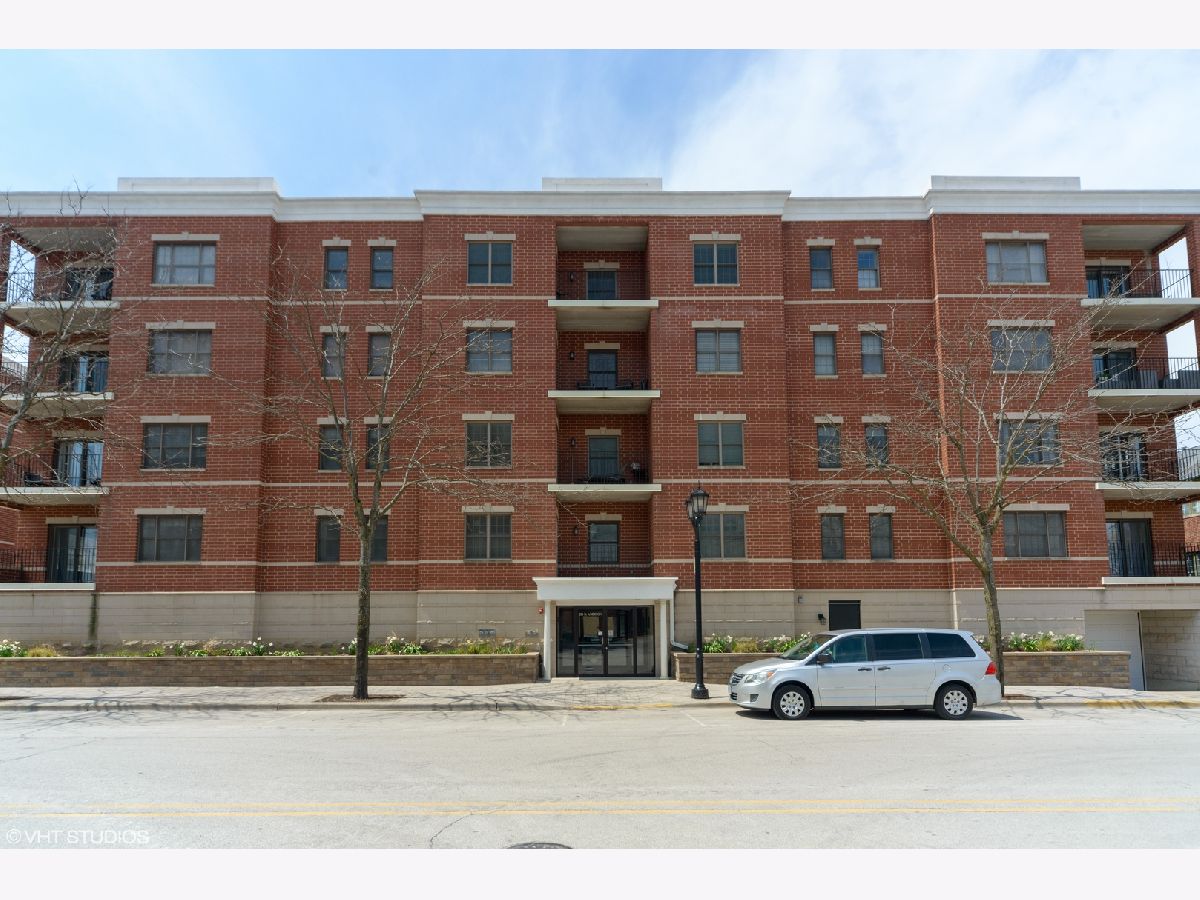 Townhomes & Condos Sold Market Square Elmhurst Illinois, 210 Addison