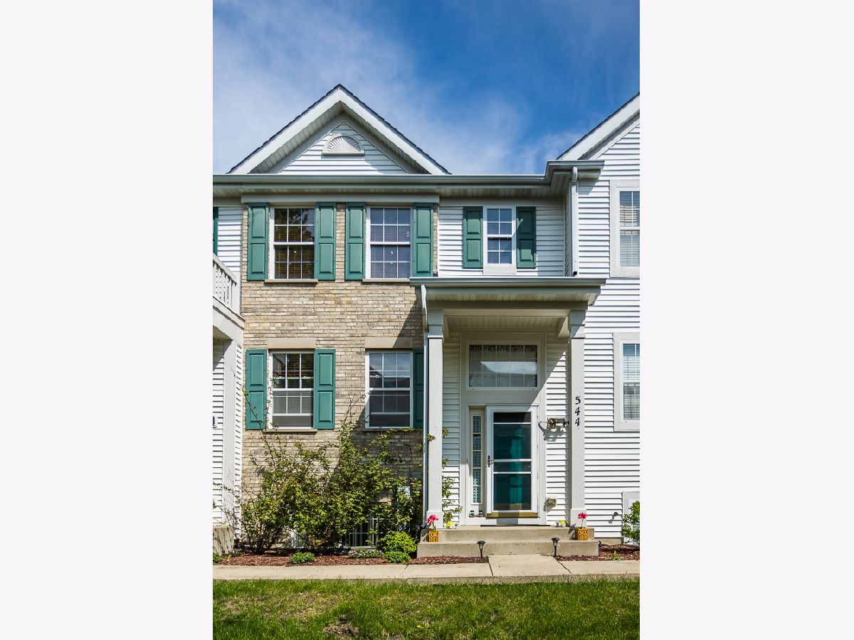 Townhomes Sold Lincoln Station Oswego Illinois, 544 Lincoln Station