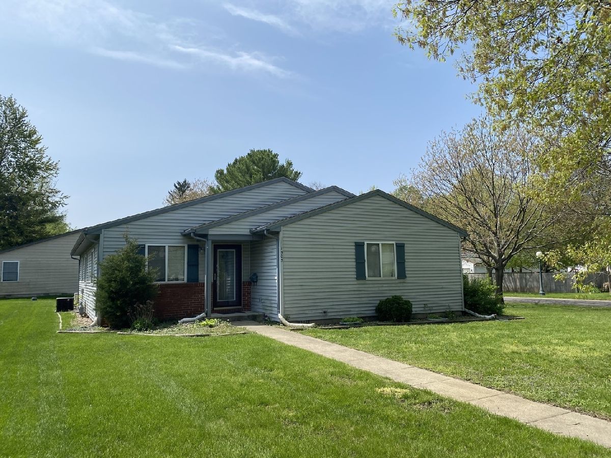Homes & Condos & Townhomes Sold Miles Ridge Champaign Illinois, 1505 White