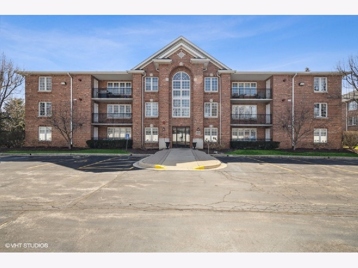 Condominiums & Homes Sold Wexford Condominiums Westmont Illinois, 5649 Cass