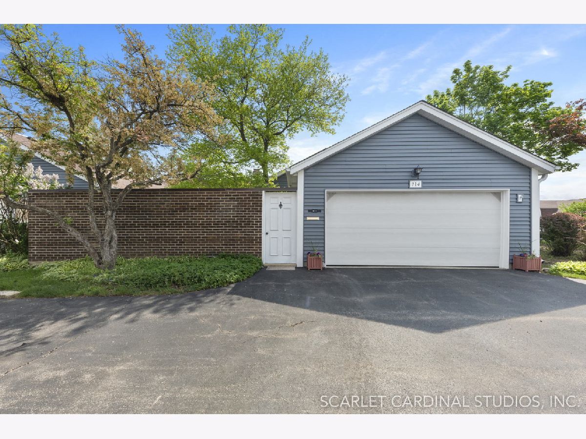 Townhomes Sold Dartmouth Village Wheaton Illinois, 914 Dartmouth