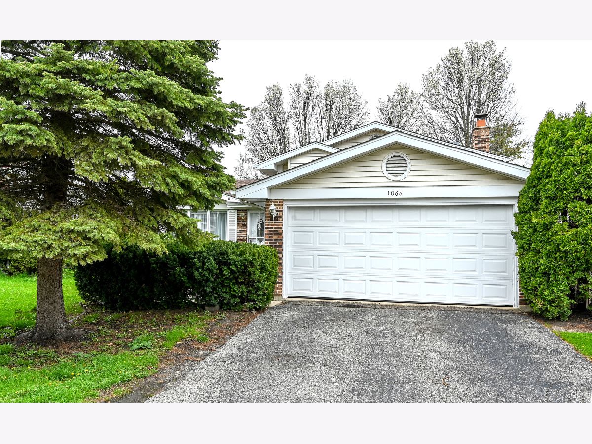 Homes Sold Meadow Lake Palatine Illinois, 1068 Meadow Lake