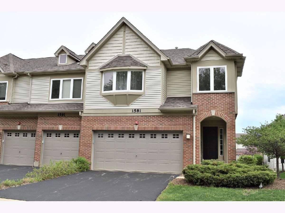 Townhomes Rented Hickory Woods Mundelein Illinois, 1581 Pauline