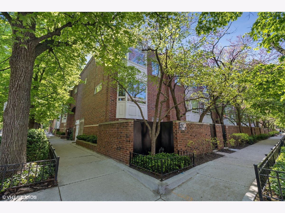 Townhomes Sold Hudson Place Townhomes Chicago Illinois, 425 Wisconsin