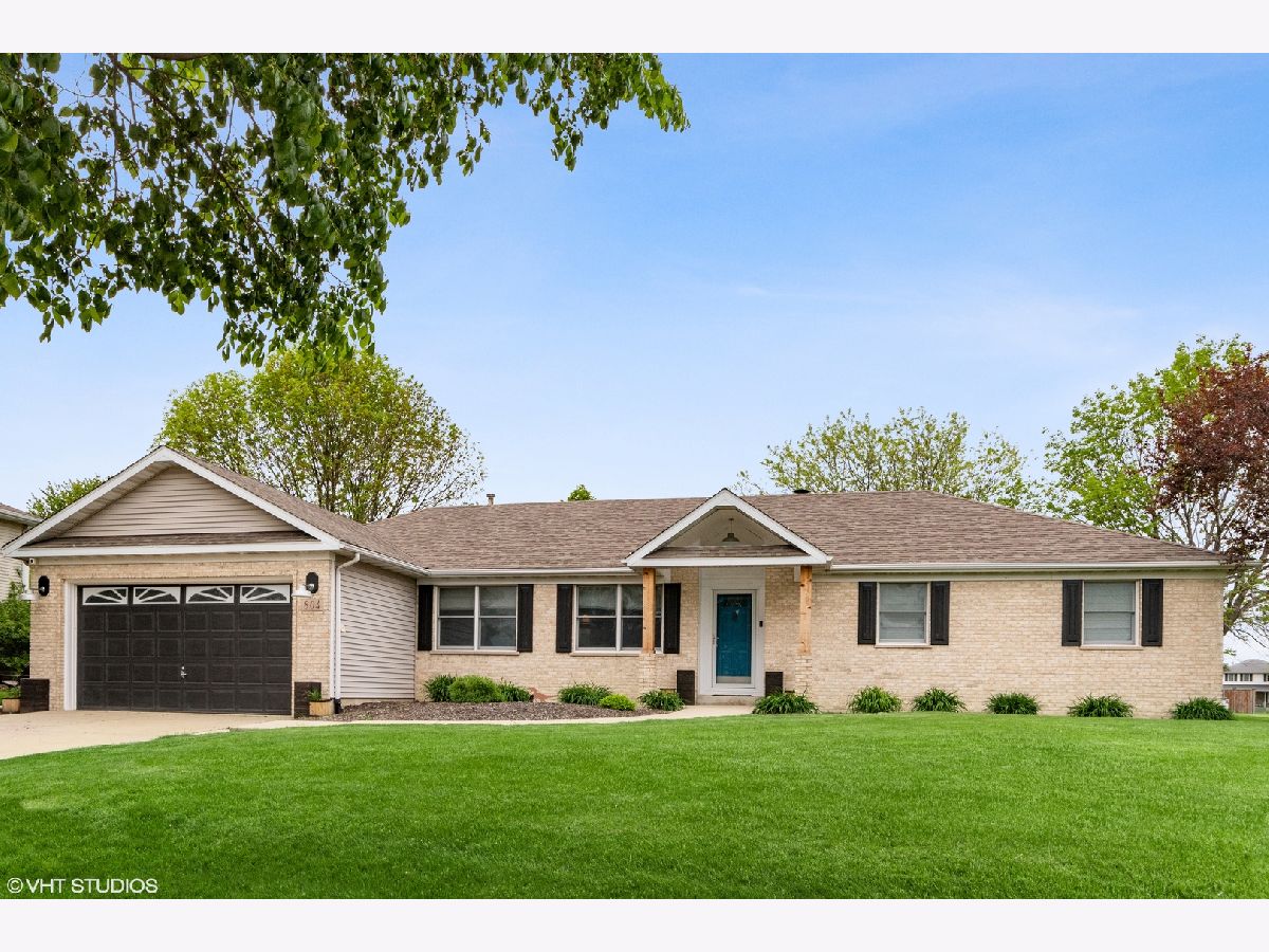 Homes Sold Century East Manhattan Illinois, 804 Andrea