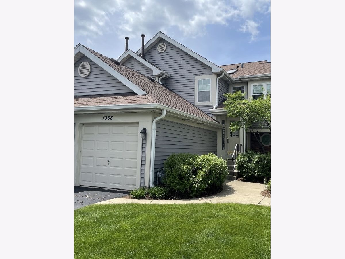 Townhomes & Condos Rented Bennington On The Lake Carol Stream Illinois, 1368 Ridgefield