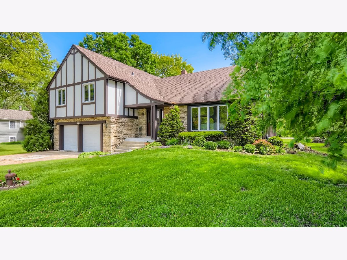 Homes Sold Lake Charlotte St Charles Illinois, 38W349 Bernice