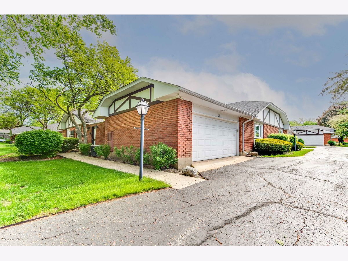 Townhomes Sold Winthrop Village Rolling Meadows Illinois, 3 Falkirk