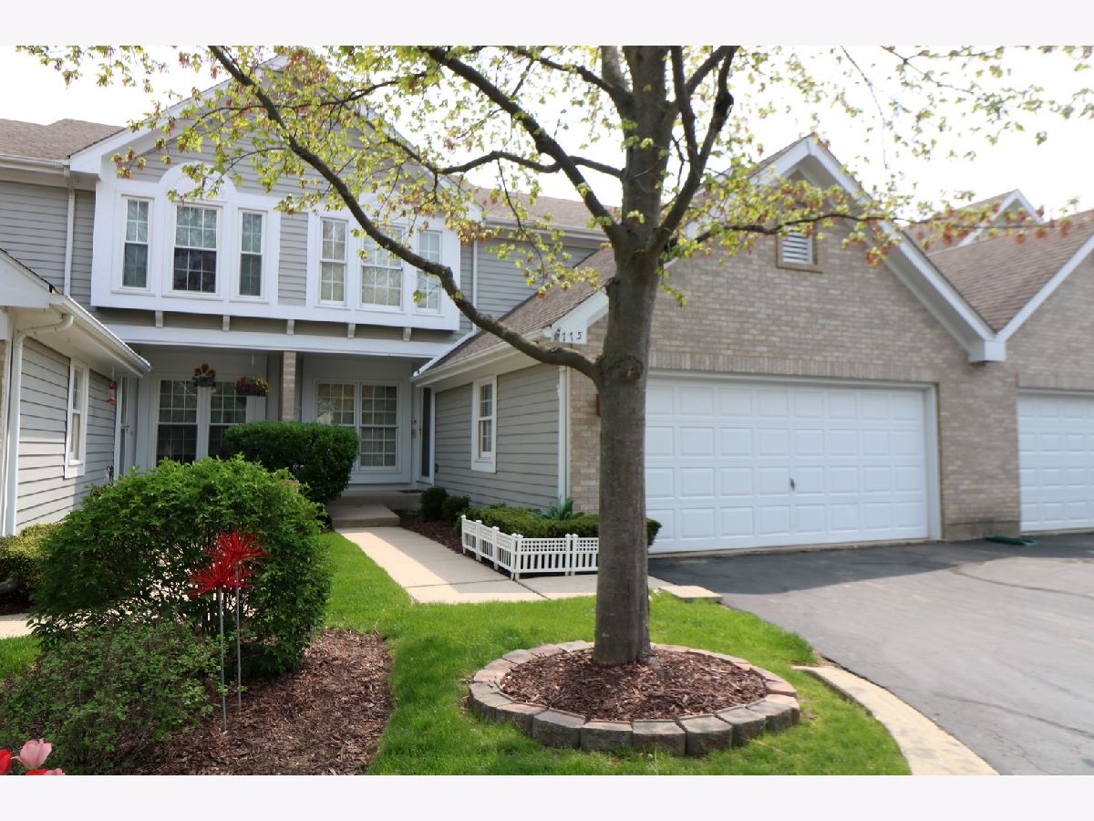 Townhomes Sold Regency Park Crystal Lake Illinois, 775 Regency Park