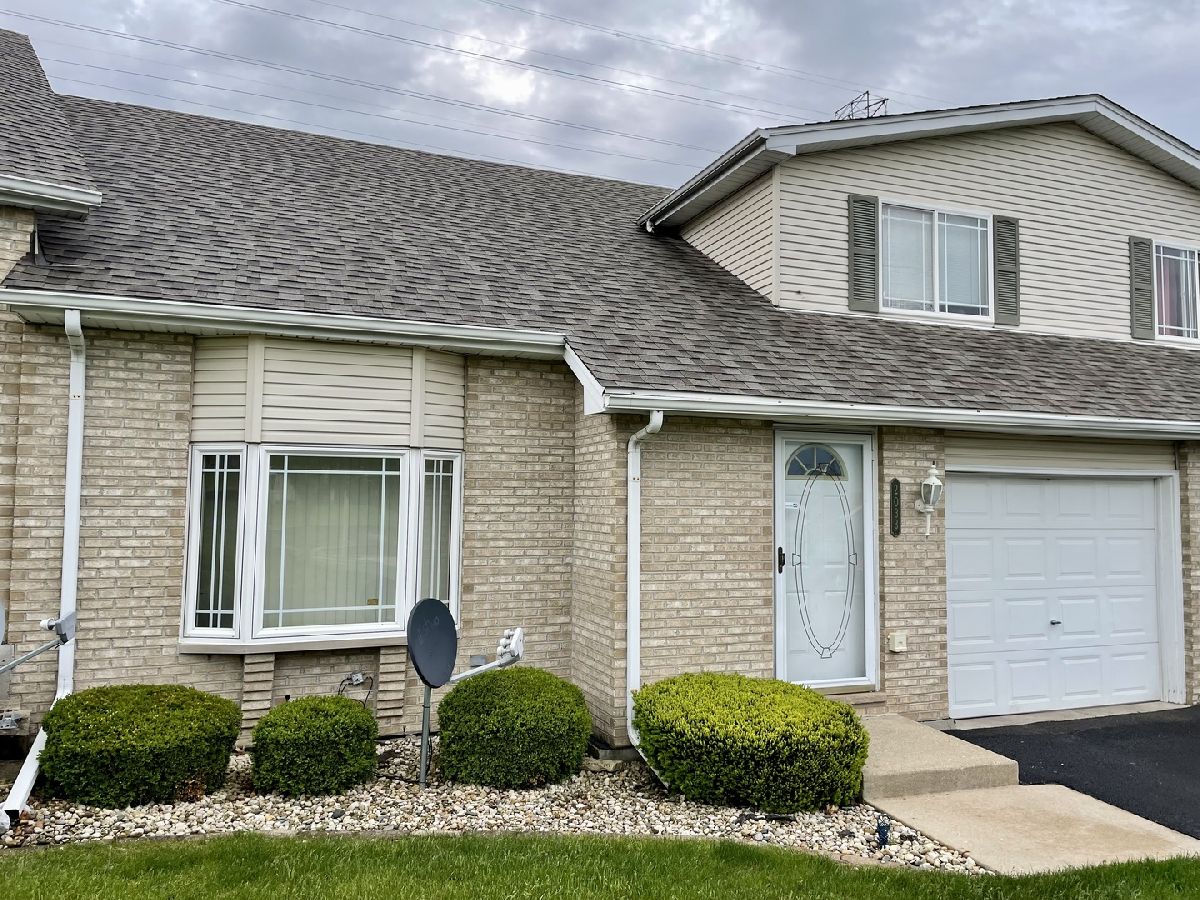 Condominiums Sold Meadowview Crest Hill Illinois, 2033 Manico