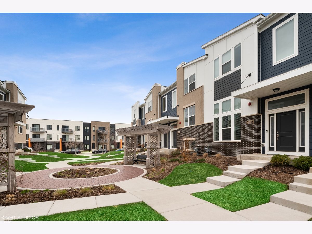 Condos & Townhomes Rented Everton Warrenville Illinois, 3S616 Everton