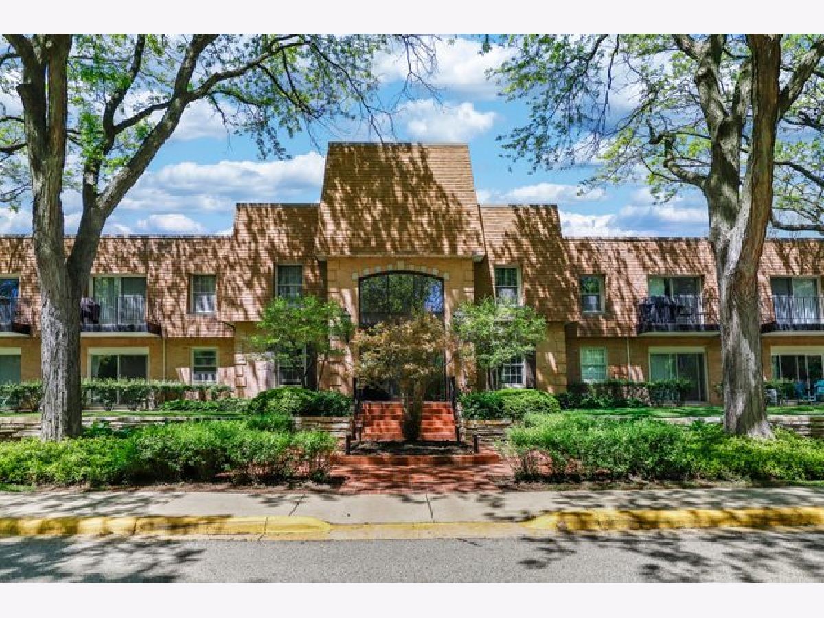Condominiums Sold Brooke Estates Highland Park Illinois, 1240 Park