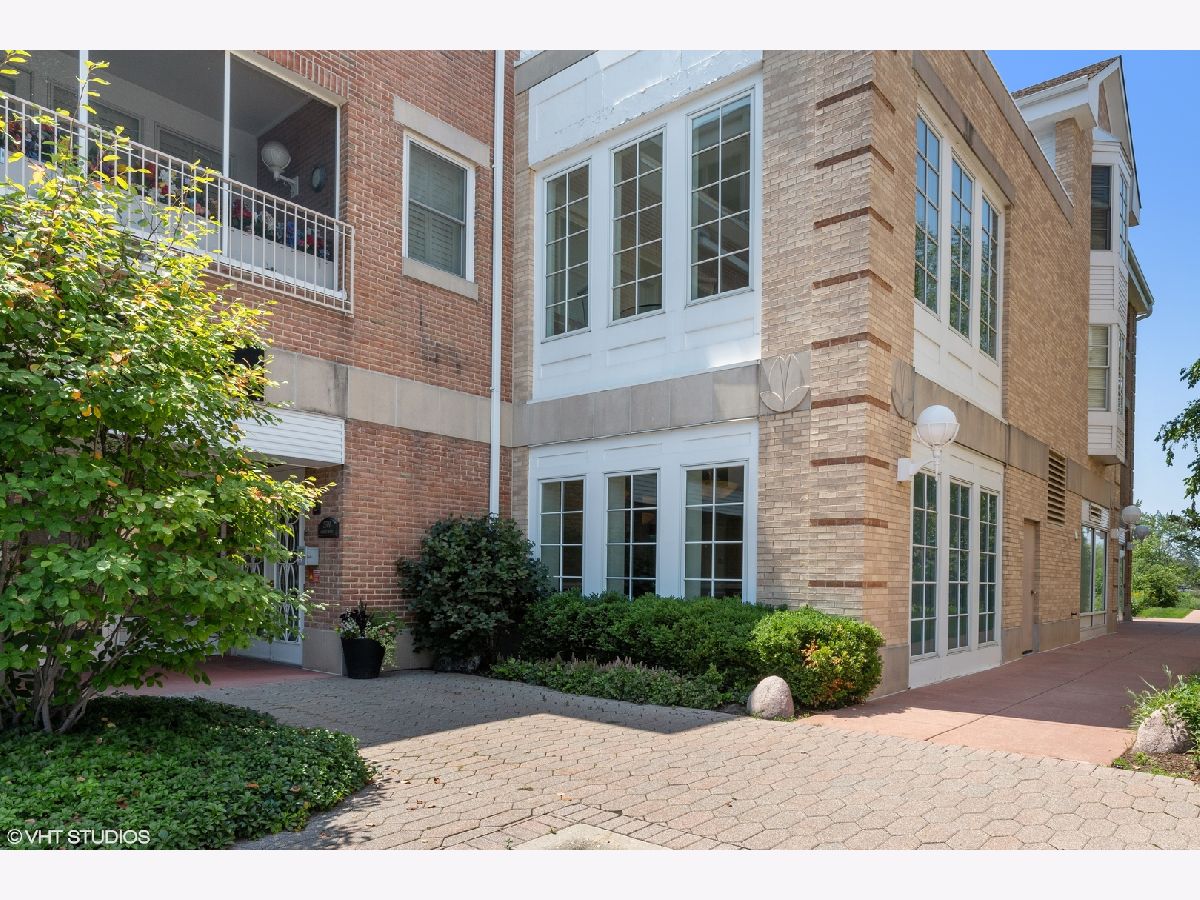 Condominiums Sold Glen Shore Condominium Glenview Illinois, 2300 Chestnut