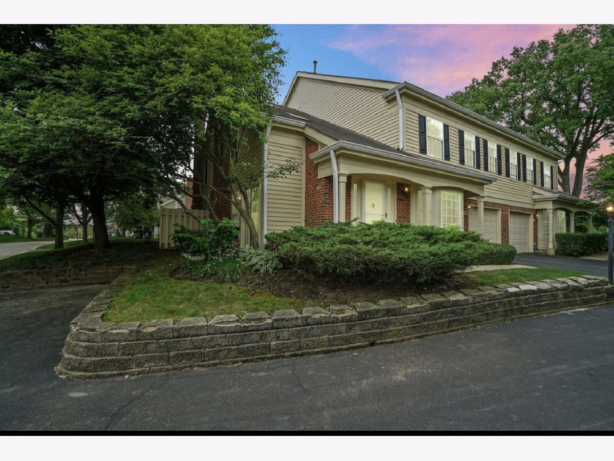 Townhomes Sold Bent Creek Palatine Illinois, 107 Bent Creek