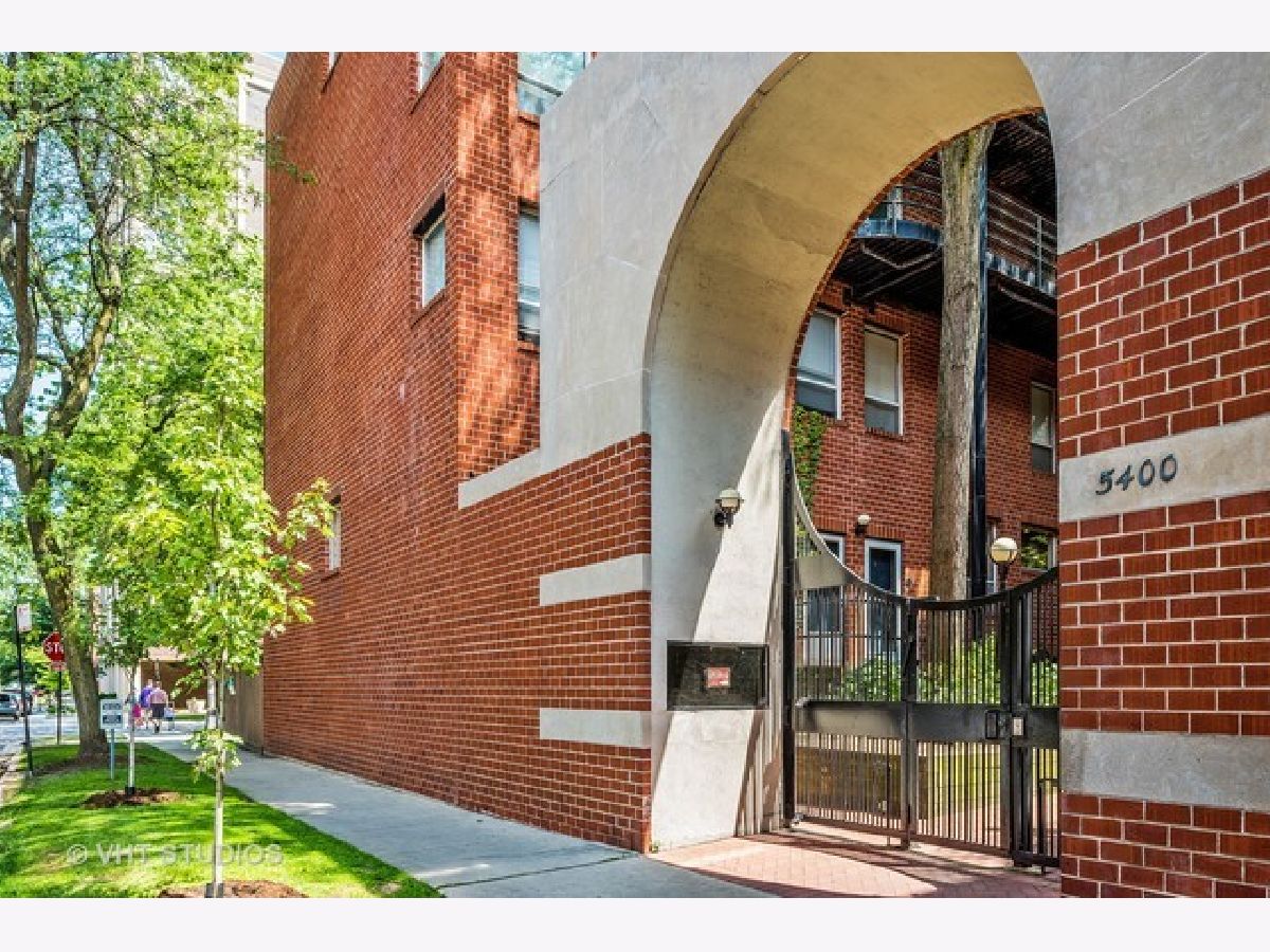 Condos & Townhomes Rented Hedgerow Chicago Illinois, 5400 Hyde Park