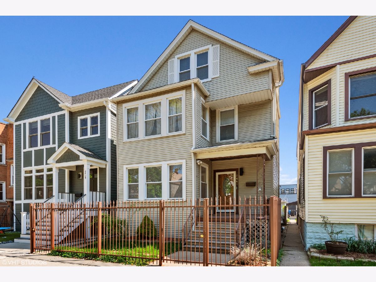 Condominiums & Homes Rented Horner Park Chicago Illinois, 2441 Warner