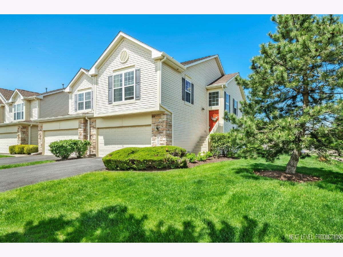 Townhomes & Homes Sold Georgetown Commons Aurora Illinois, 2375 Georgetown