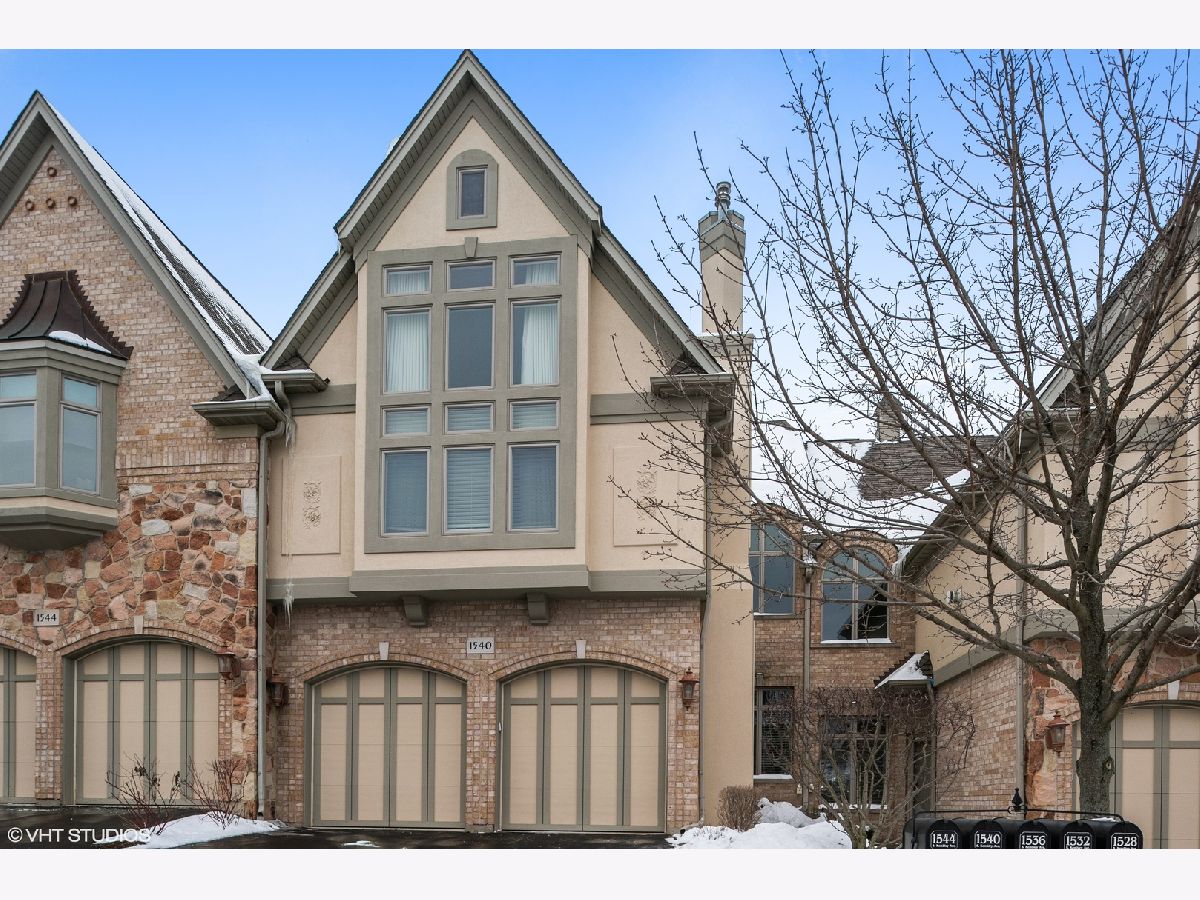 Townhomes Sold Maison Du Comte Palatine Illinois, 1540 Kembley
