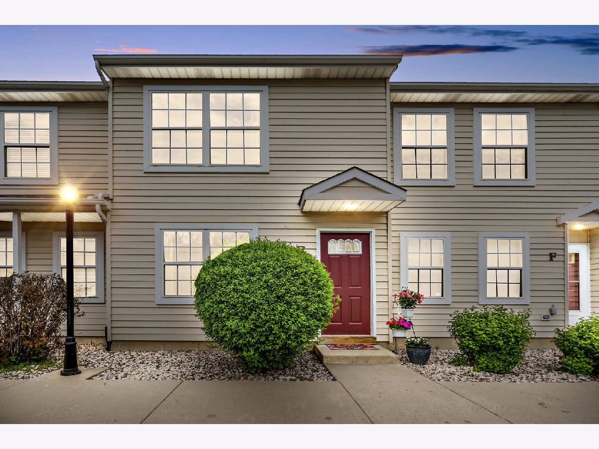 Townhomes Sold Castlebrook Townhomes Wauconda Illinois, 655 Liberty