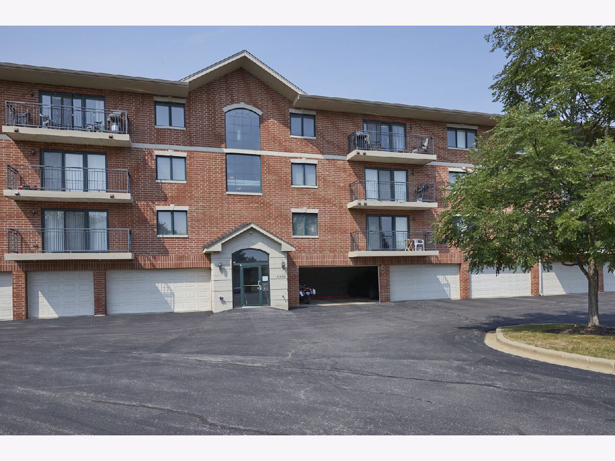 Condominiums & Homes Sold Forest Trails Oak Forest Illinois, 6880 Winding