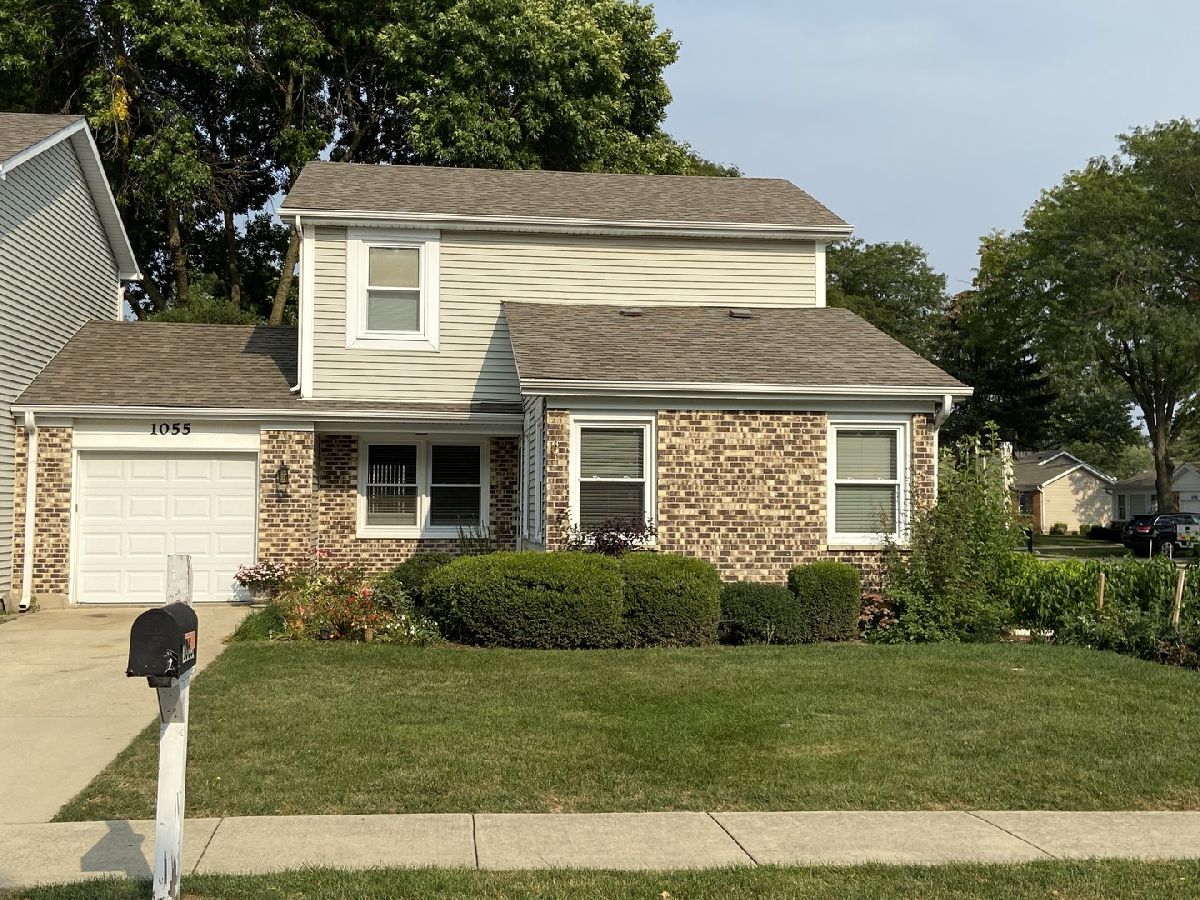 Townhomes Rented Colony Lake Schaumburg Illinois, 1055 Stonehedge