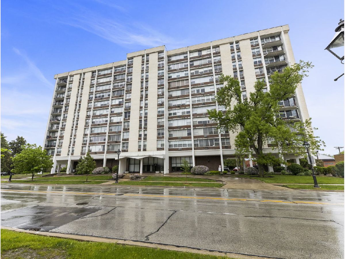 Condominiums Sold Lombard Tower Lombard Illinois, 33 Main