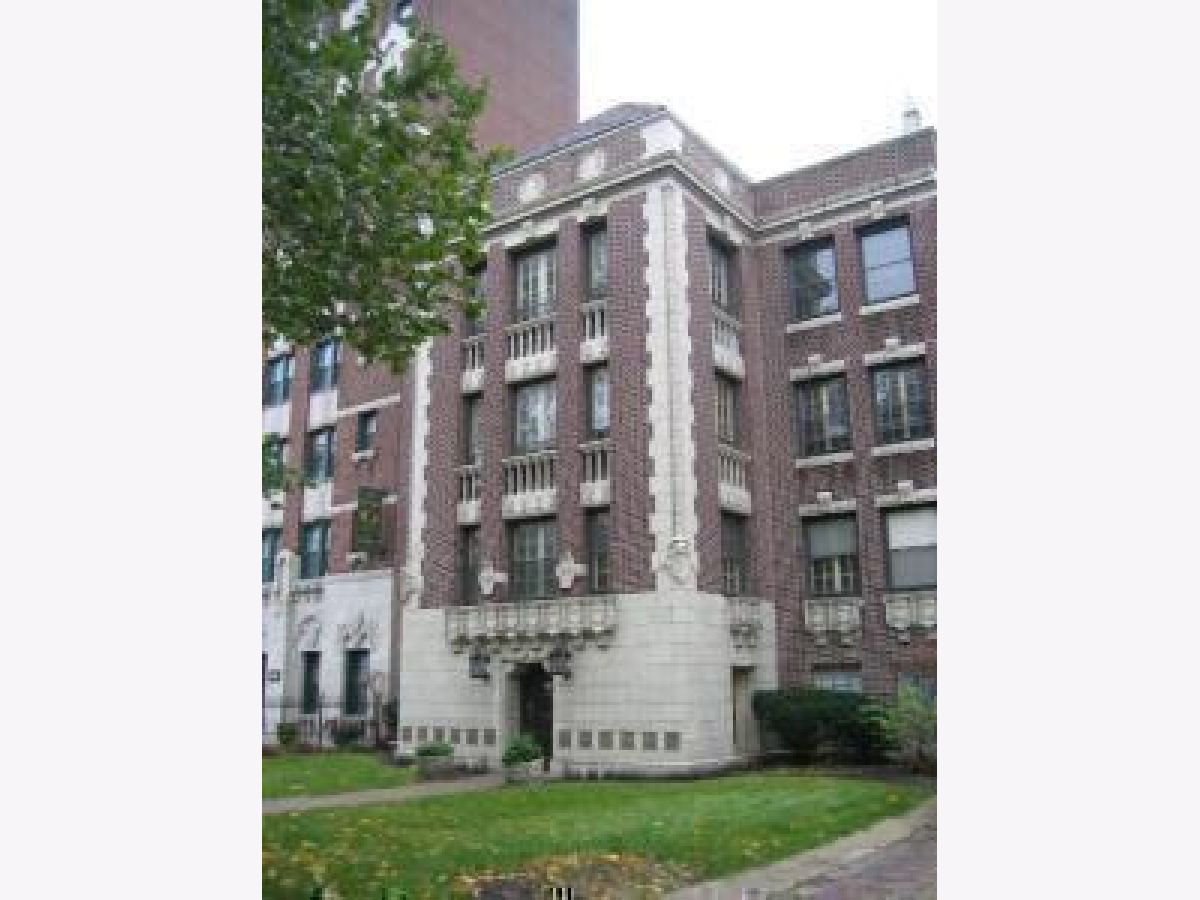 Condos & Townhomes Rented Deming Row Chicago Illinois, 633 Deming