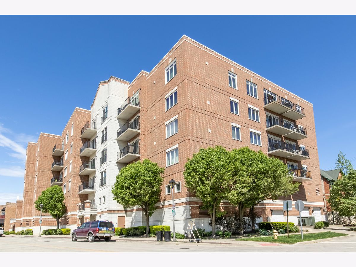 Condominiums Sold Brookfield Terrace Brookfield Illinois, 8822 Brookfield